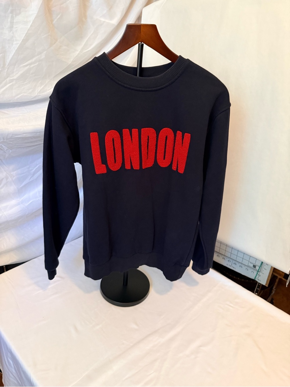 Crewneck Sweatshirt with Red 'LONDON' Appliqué - Navy Unisex Size Small (HH3)